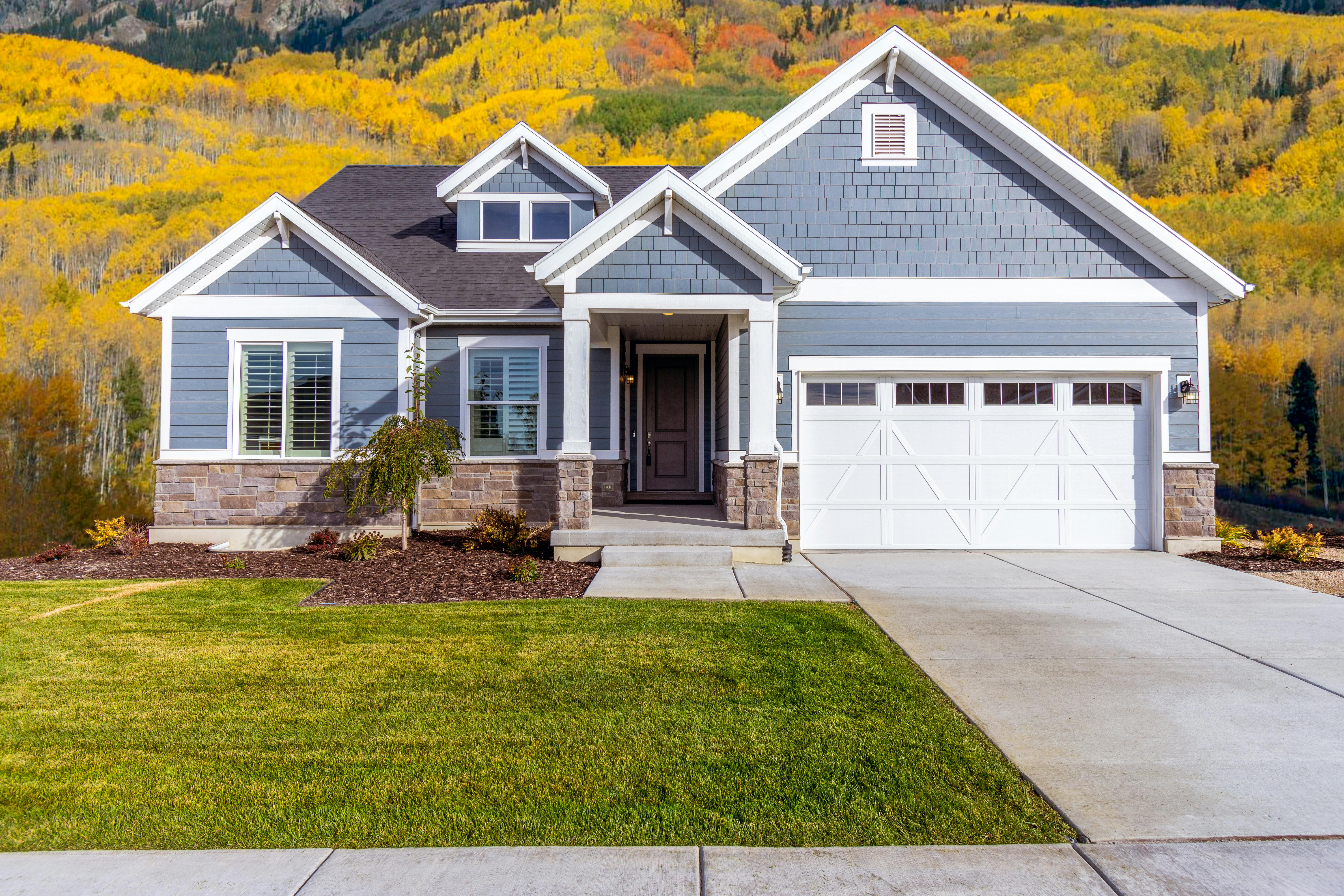 Siding installation by AMS Construction